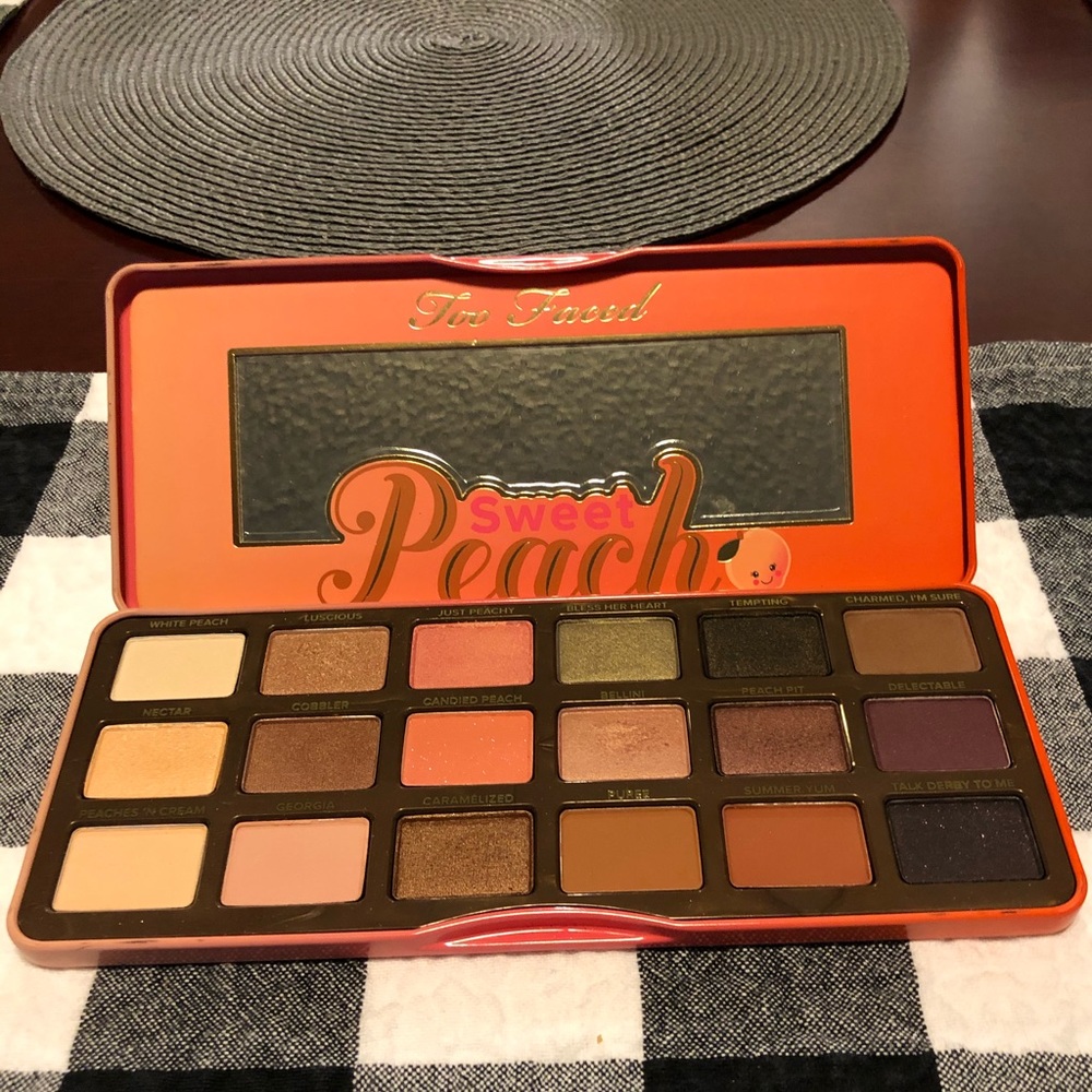 Too Faced Peach Eyeshadow Palette
